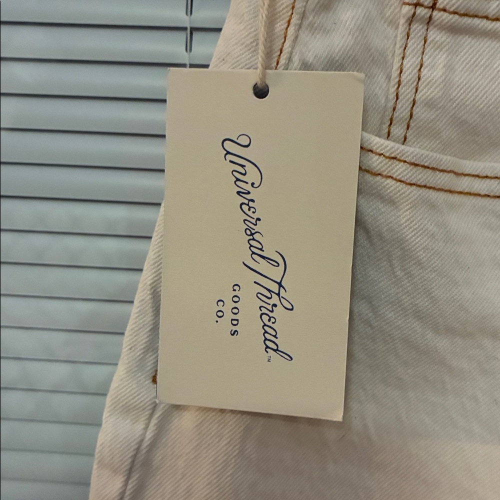 Universal Thread Women's Straight Leg Cream Jeans - Picture 2 of 4